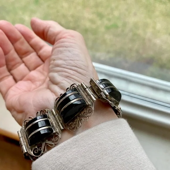 Sterling onyx vintage bracelet - Picture 1 of 11